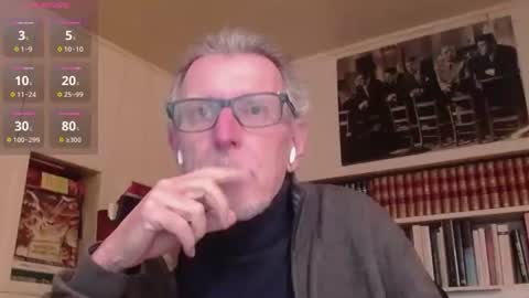 Snapshot of hotlux_54 chatting on April 3, 2026, 7:01 pm hotlux_54 online show from April 3, 2026, 7:01 pm