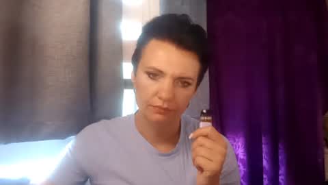 Snapshot of hotmamaqueen234 chatting on August 7, 2026, 10:28 am hotmamaqueen234 online show from August 7, 2026, 10:28 am