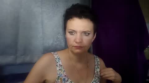 Snapshot of hotmamaqueen234 chatting on August 9, 2026, 10:15 pm hotmamaqueen234 online show from August 9, 2026, 10:15 pm