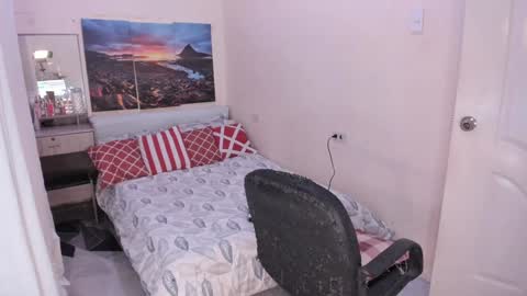 Snapshot of hotnasty_madisson chatting on December 23, 2024, 3:44 pm Madi online show from December 23, 2024, 3:44 pm