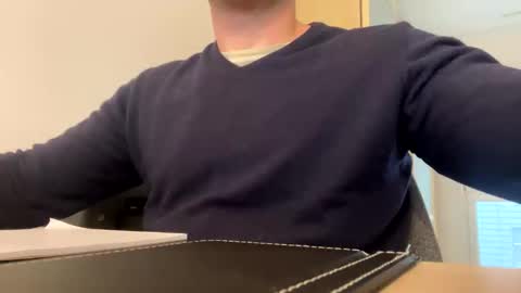 hotndirty80 online show from December 5, 2025, 2:47 pm