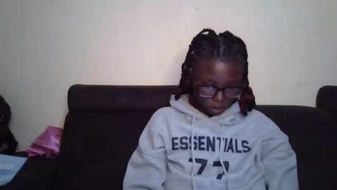 Rose online show from December 3, 2025, 3:58 am