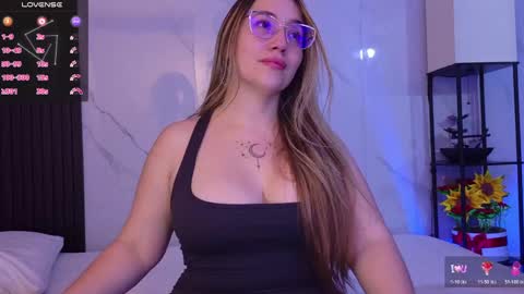 Sussy Bloom  online show from May 30, 2026, 3:14 am