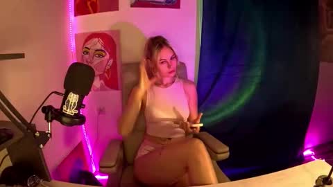 Snapshot of hotprincess2hot chatting on December 20, 2025, 10:55 am hotprincess2hot online show from December 20, 2025, 10:55 am