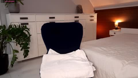 Mola online show from December 18, 2024, 2:38 pm