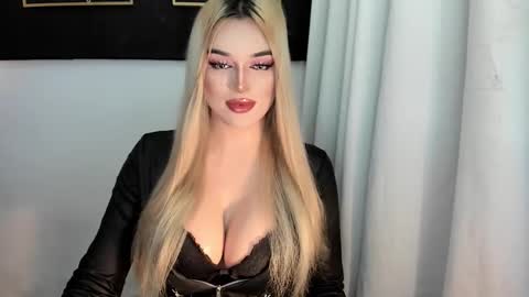 STELLA online show from December 2, 2025, 8:30 am