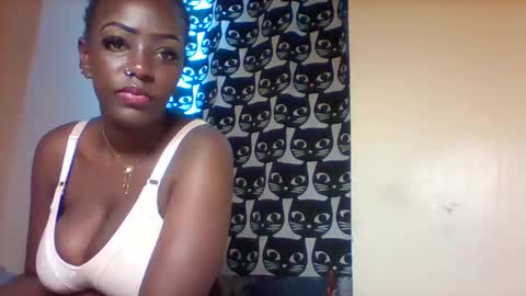 Amalia online show from December 5, 2025, 1:52 pm