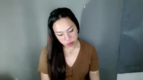 jelaigrande  online show from April 12, 2026, 5:34 am