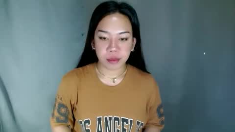 jelaigrande  online show from April 21, 2026, 11:18 pm