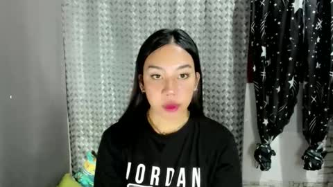 jelaigrande  online show from May 19, 2026, 11:05 am