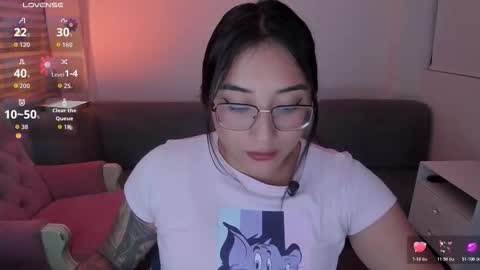 hottbee3645 online show from February 20, 2026, 6:41 pm