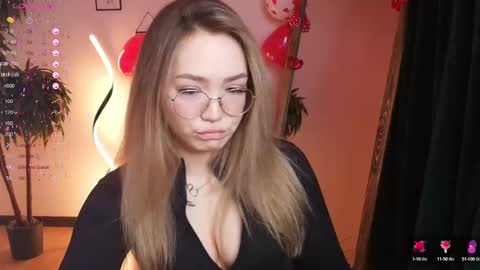 hello Im Eva online show from February 4, 2025, 5:21 am