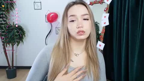 hello Im Eva online show from February 11, 2025, 2:03 am