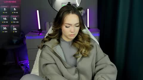 hello Im Eva online show from September 9, 2025, 11:54 am