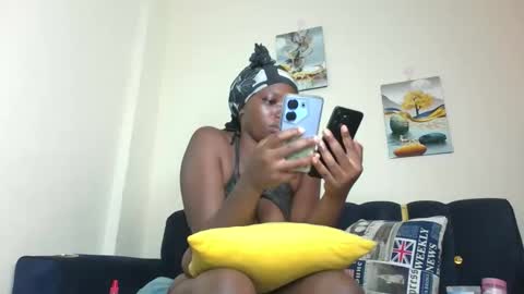 Snapshot of hottie_amor chatting on February 14, 2026, 8:22 am AMOR online show from February 14, 2026, 8:22 am