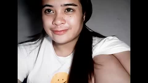 Snapshot of hottie_asianbabe chatting on June 4, 2026, 12:00 pm Leen online show from June 4, 2026, 12:00 pm