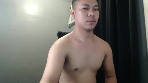 hottie_kyle69 online show from June 5, 2026, 2:40 am