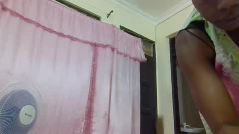 Snapshot of hottie_mammy chatting on December 1, 2025, 5:45 am hottie_mammy online show from December 1, 2025, 5:45 am