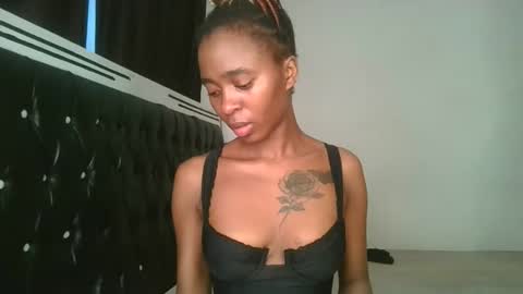 hottie_mistie online show from May 17, 2026, 2:46 pm