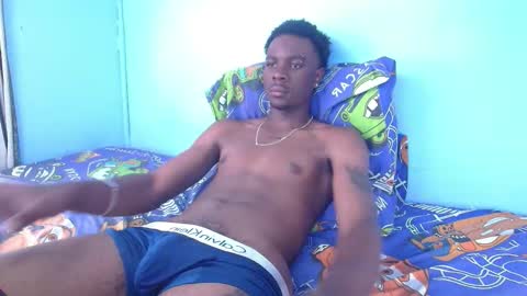 independent Model online show from December 1, 2025, 8:25 pm