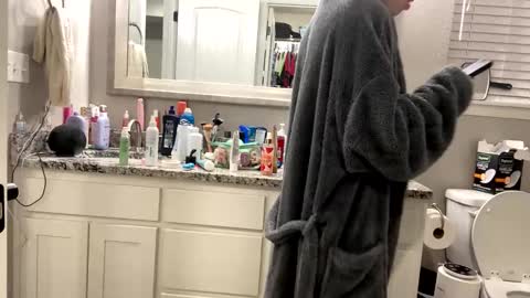 hottiewithabody101 online show from April 6, 2026, 10:27 am