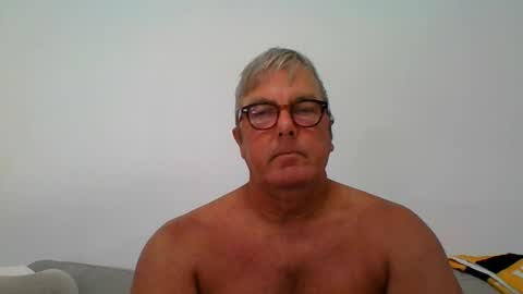 hottim69 online show from July 27, 2026, 4:25 pm