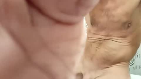 hottinrh2 online show from December 5, 2024, 2:44 pm