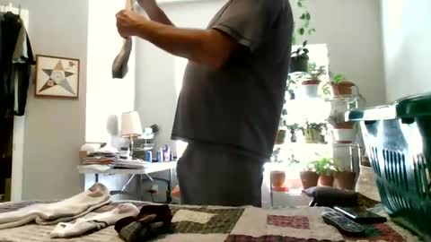 Hottop 1981 online show from February 8, 2025, 6:33 pm