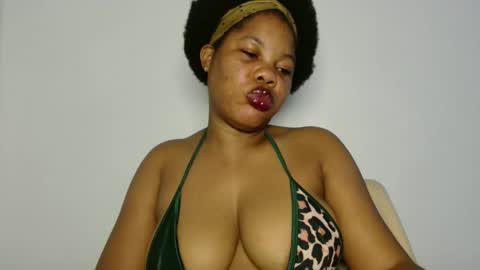 hotty_lora889 online show from April 21, 2026, 8:09 am