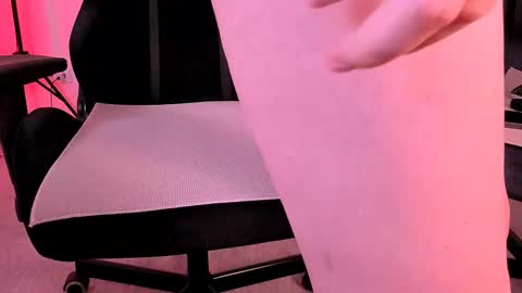 Nessie and Jessie online show from December 13, 2024, 4:22 am