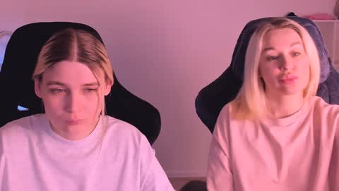 Nessie and Jessie online show from January 5, 2025, 6:24 pm