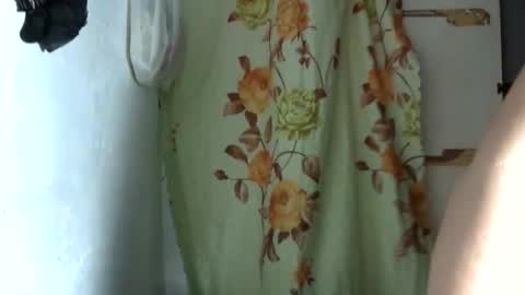 hottycrissy4u online show from May 7, 2026, 3:28 pm