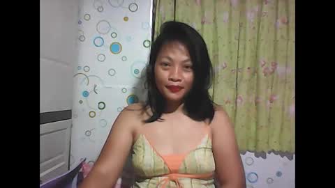 hottyelle1 online show from April 15, 2026, 2:35 pm