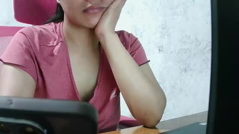 hottypinay300716 online show from April 15, 2026, 12:06 am