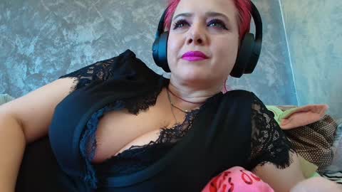 Goddess of  Luv online show from January 2, 2025, 10:58 am