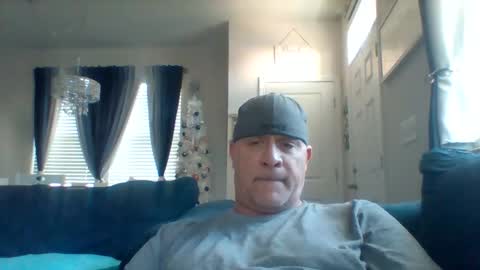 hotyummycock69 online show from December 20, 2025, 3:52 pm