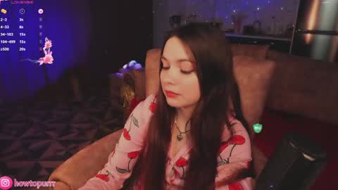 Mia online show from April 22, 2026, 5:25 pm