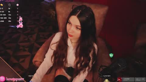 Mia online show from April 29, 2026, 5:30 pm