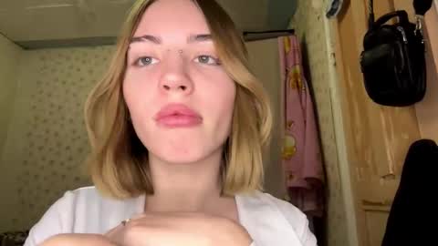 hsiuscherich online show from November 22, 2025, 10:14 am