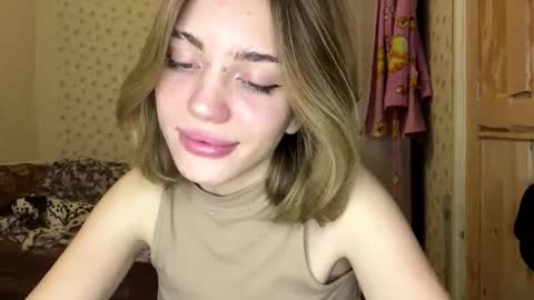 hsiuscherich online show from November 24, 2025, 10:04 am