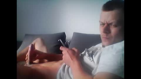 hubikush22 online show from November 22, 2025, 1:10 pm