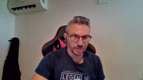 Snapshot of huge__cumshot chatting on June 23, 2026, 10:35 am huge__cumshot online show from June 23, 2026, 10:35 am