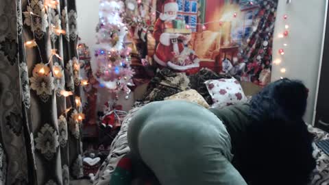 hugeassdevil online show from December 28, 2024, 5:02 am