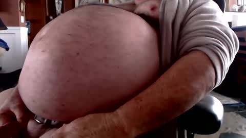 Huge Hairy Beergut online show from January 24, 2025, 9:15 pm