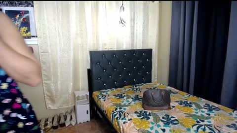 hugejuicyhotdog online show from November 23, 2025, 5:24 pm