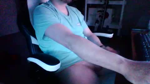 hugeload15_ online show from April 25, 2026, 1:08 am