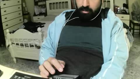 hugeveiny online show from March 17, 2026, 12:41 pm