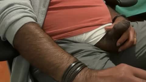 HunkyLover online show from April 19, 2026, 7:07 am