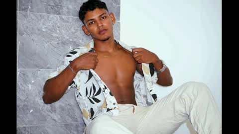 Snapshot of hugo_cano chatting on October 2, 2025, 8:05 pm Hugo Cano online show from October 2, 2025, 8:05 pm