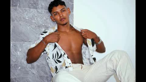 Snapshot of hugo_cano chatting on October 4, 2025, 7:01 pm Hugo Cano online show from October 4, 2025, 7:01 pm